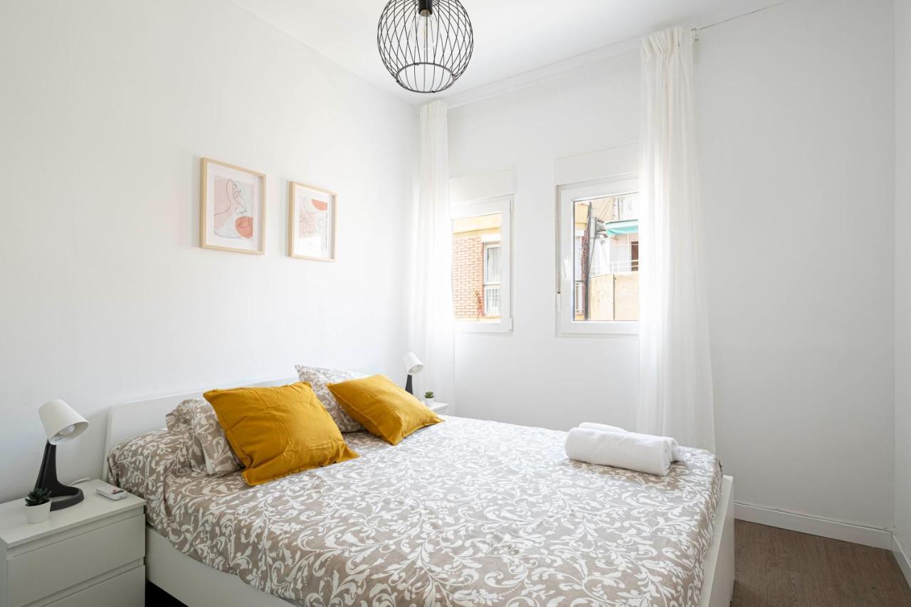 Apartment Beach Picasso Sant Adria de Besos Exterior photo